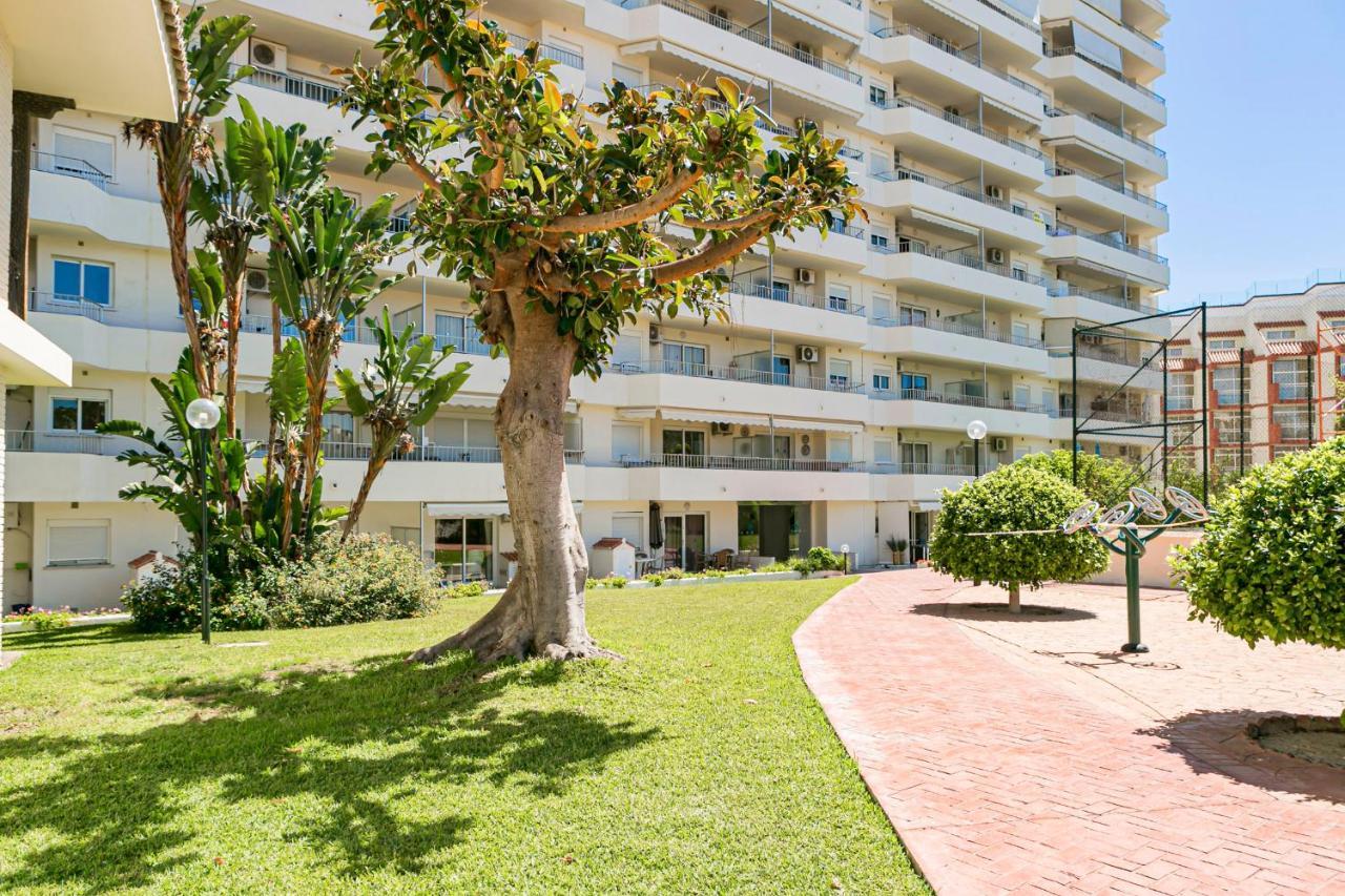 Appartement Malagadevacaciones - La Carihuela Palace à Torremolinos Extérieur photo